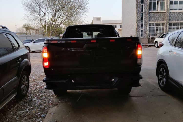 Used JMC DaDao 2023 All-Purpose 2.3T Diesel Manual Two-Wheel Drive Long-Wheelbase Comfort Edition Rear