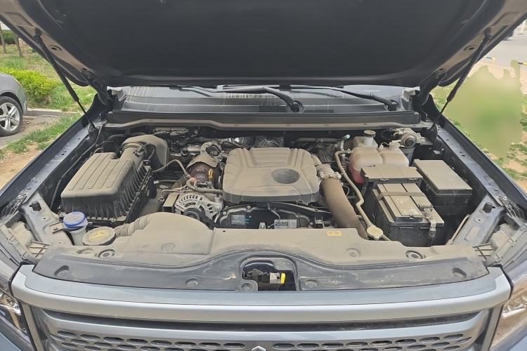 Used JMC DaDao 2023 All-Purpose 2.3T Diesel Manual Two-Wheel Drive Standard-Wheelbase Comfort Edition Engine Bay