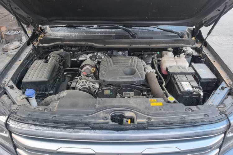 Used JMC DaDao 2023 Pursuer 2.3T Diesel Automatic 4x4 Standard-Wheel Prestige Model Engine Bay