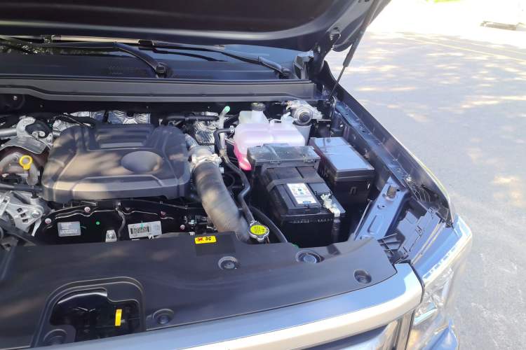 Used JMC DaDao 2023 All-Win 2.3T Diesel Automatic 4x4 Long-Wheelbase Comfort Edition Engine Bay Left