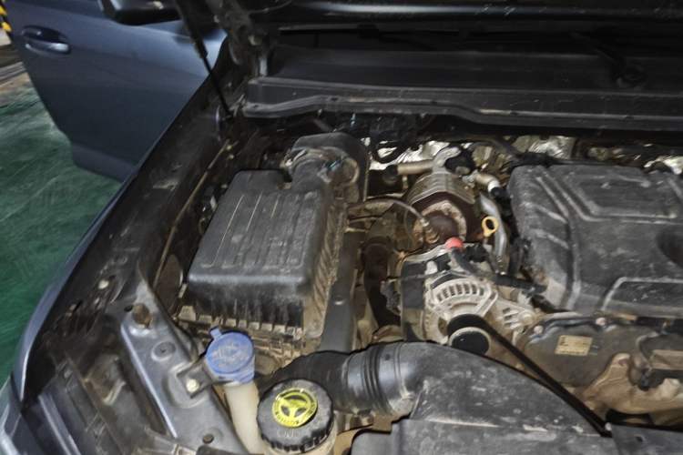 Used JMC DaDao 2023 All-rounder 2.3T Diesel Automatic 2WD Long-Wheelbase Comfort Edition Engine Bay Right