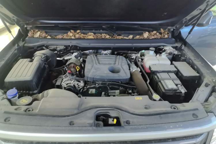 Used JMC DaDao 2023 All-Win 2.3T Diesel Automatic 4x4 Long-Wheelbase Comfort Edition Engine Bay