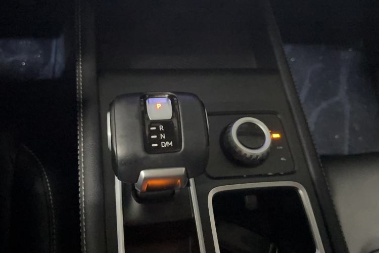Used JMC DaDao 2023 All-Win 2.3T Diesel Automatic 4x4 Long-Wheelbase Comfort Edition Gear Lever