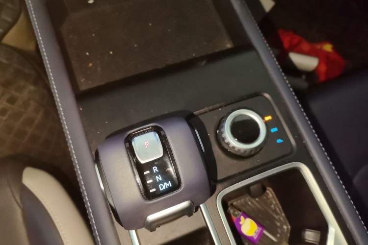 Used JMC DaDao 2023 All-Win 2.3T Diesel Automatic 4x4 Long-Wheelbase Comfort Edition Gear Lever