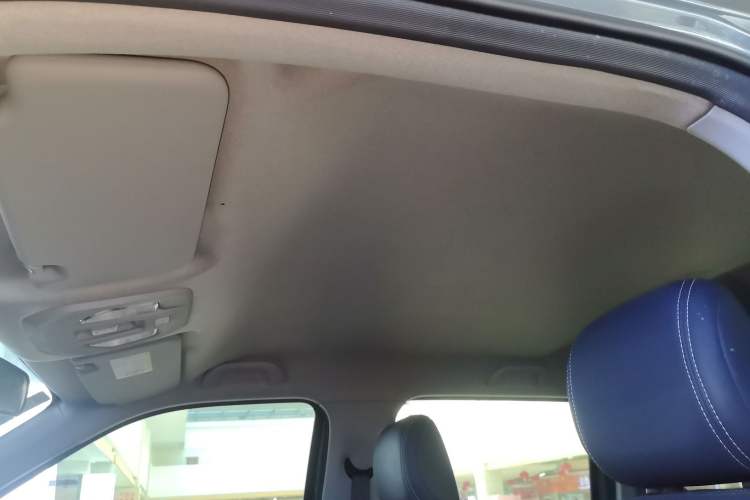 Used JMC DaDao 2023 All-Win 2.3T Diesel Automatic 4x4 Long-Wheelbase Comfort Edition Headliner
