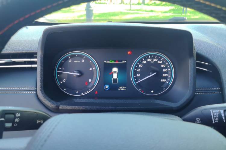 Used JMC DaDao 2023 All-Win 2.3T Diesel Automatic 4x4 Long-Wheelbase Comfort Edition Instrument Cluster