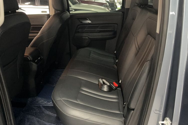 Used JMC DaDao 2023 All-Win 2.3T Diesel Automatic 4x4 Long-Wheelbase Comfort Edition Interior 3