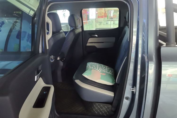 Used JMC DaDao 2023 All-Win 2.3T Diesel Automatic 4x4 Long-Wheelbase Comfort Edition Interior 4