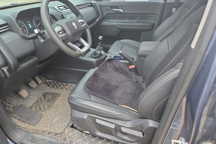 Used JMC DaDao 2023 All-Purpose 2.3T Diesel Manual Two-Wheel Drive Standard-Wheelbase Comfort Edition Left Front Seat