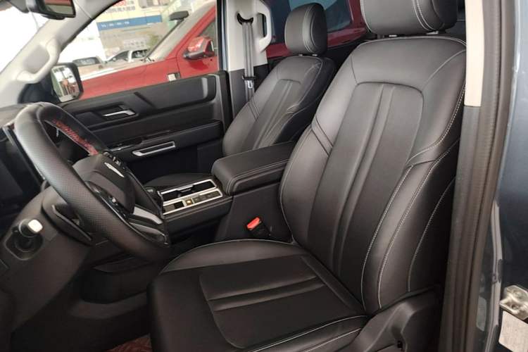 Used JMC DaDao 2023 Chasing Light 2.3T Gasoline Automatic 4x4 Standard-Wheel Enjoyment Model Left Front Seat
