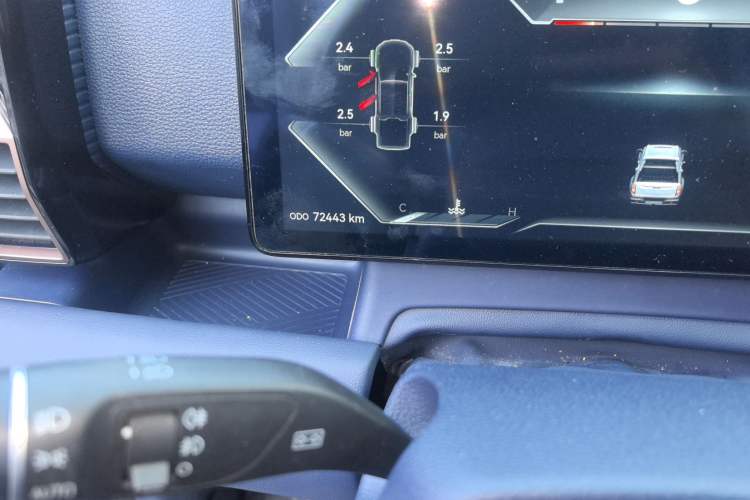 Used JMC DaDao 2023 Pursuer 2.3T Diesel Automatic 4x4 Standard-Wheel Prestige Model Odometer Close Up
