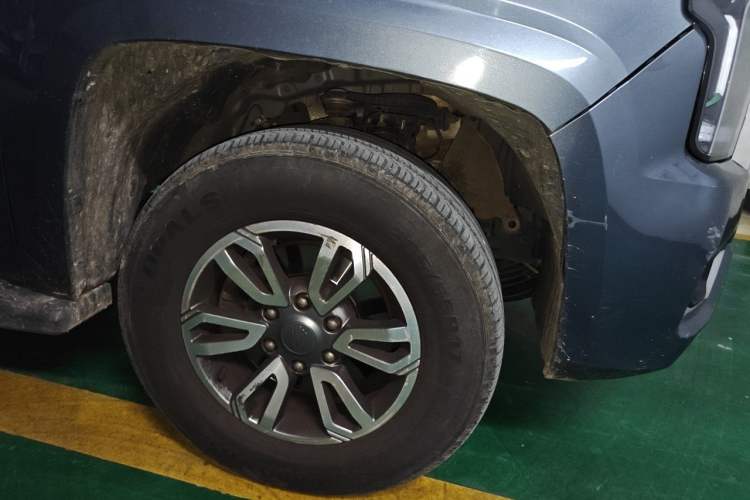 Used JMC DaDao 2023 All-rounder 2.3T Diesel Automatic 2WD Long-Wheelbase Comfort Edition Right Front Wheel Hub