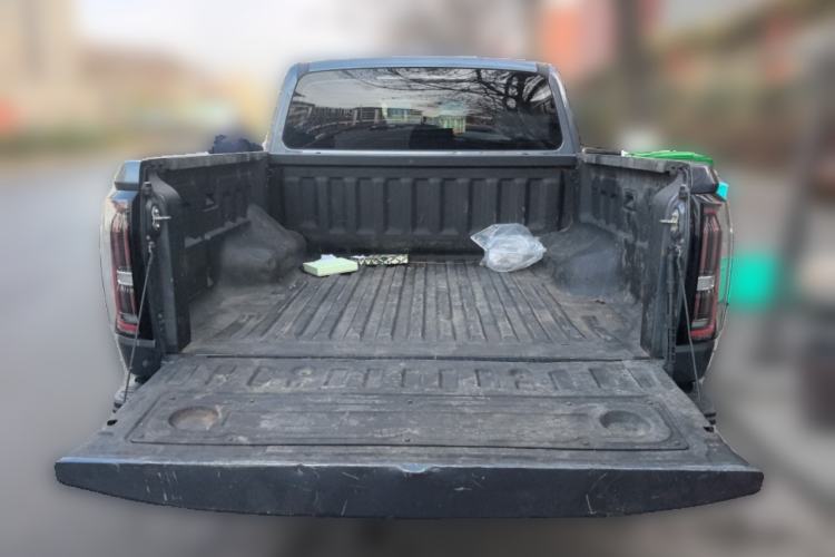 Used JMC DaDao 2023 Pursuer 2.3T Diesel Automatic 4x4 Standard-Wheel Prestige Model Trunk
