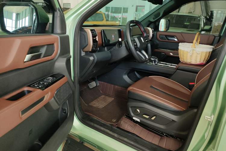 Used JMC DaDao 2023 Fly-Jiang 2.3T Diesel Automatic 4x4 Extreme Edition Driver Seat