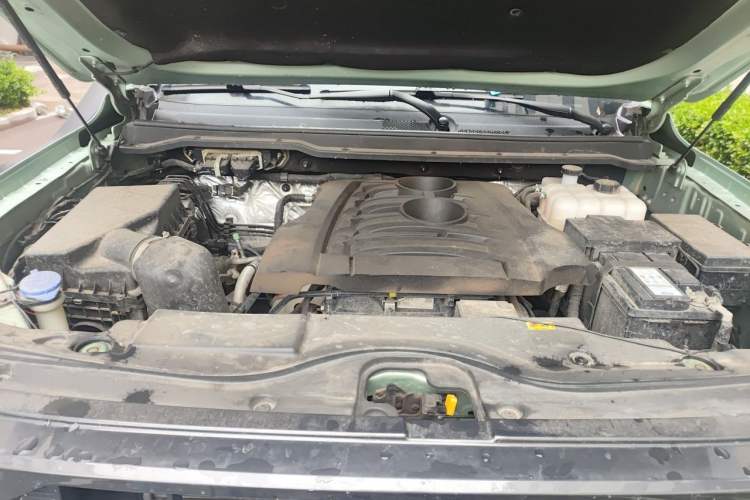 Used JMC DaDao 2023 Fly King 2.3T Gasoline Automatic 4x4 Extreme Edition Engine Bay