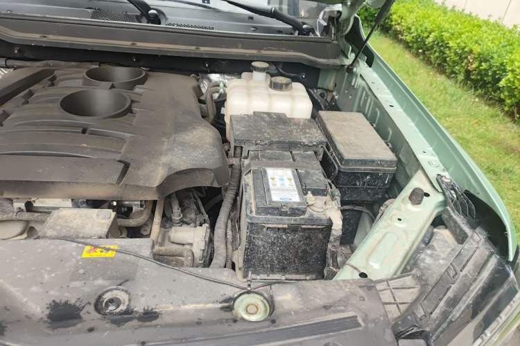 Used JMC DaDao 2023 Fly King 2.3T Gasoline Automatic 4x4 Extreme Edition Engine Bay Left
