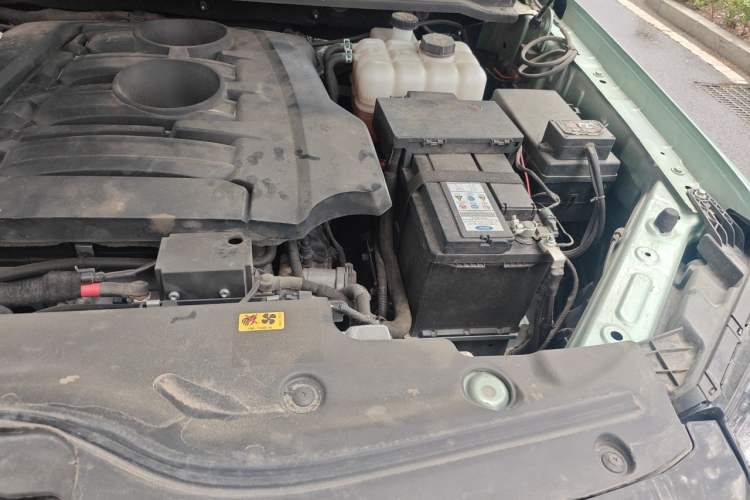 Used JMC DaDao 2023 Fly King 2.3T Gasoline Automatic 4x4 Extreme Edition Engine Bay Left