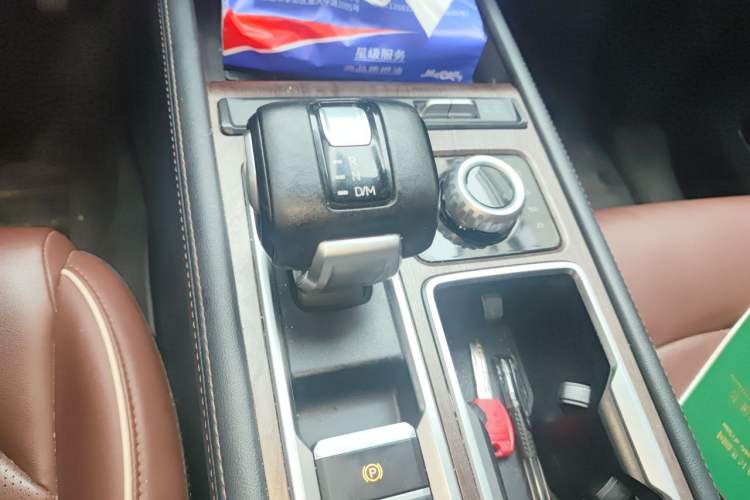 Used JMC DaDao 2023 Fly King 2.3T Gasoline Automatic 4x4 Extreme Edition Gear Lever