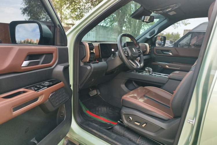 Used JMC DaDao 2023 Fly King 2.3T Gasoline Automatic 4x4 Extreme Edition Interior 2