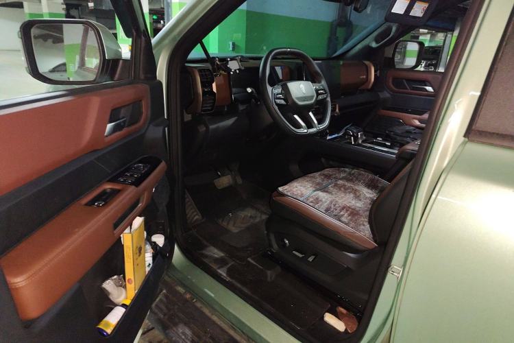 Used JMC DaDao 2023 Fly-Jiang 2.3T Diesel Automatic 4x4 Extreme Edition Interior 3