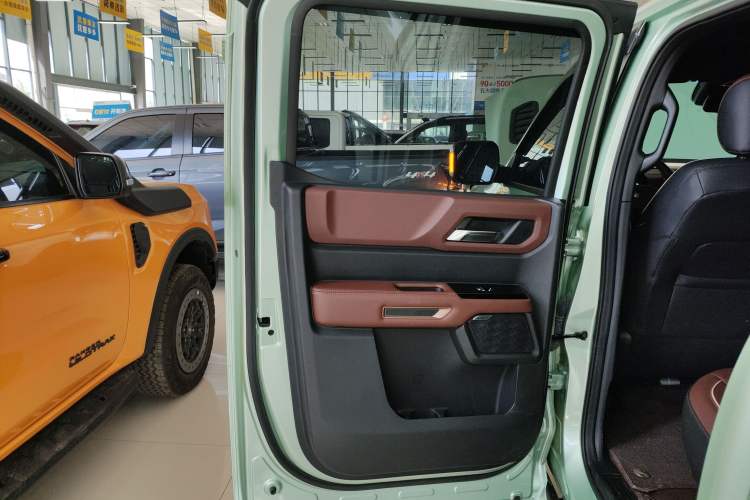 Used JMC DaDao 2023 Fly-Jiang 2.3T Diesel Automatic 4x4 Extreme Edition Left Rear Door Interior