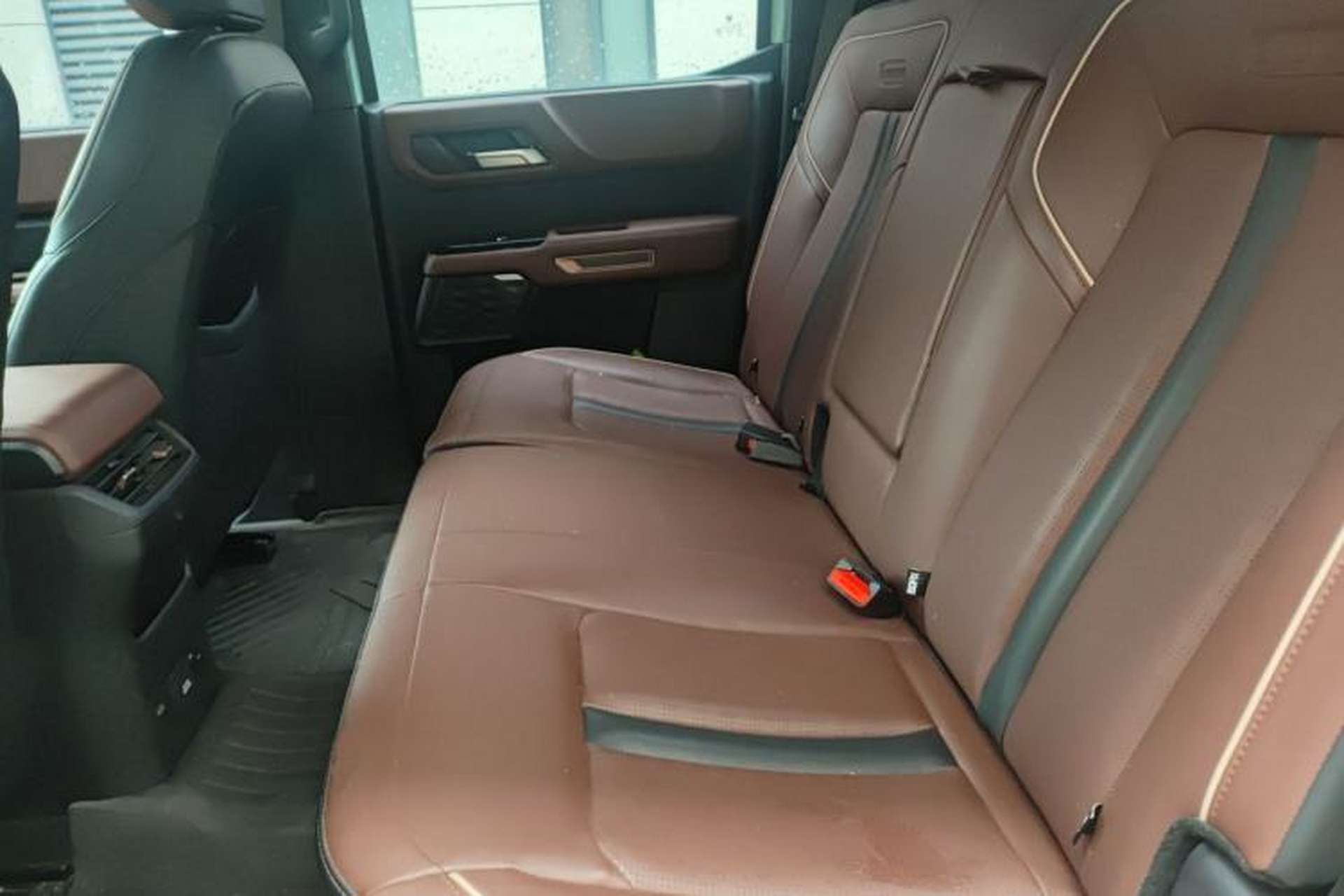 Used JMC DaDao 2023 Fly King 2.3T Gasoline Automatic 4x4 Extreme Edition Left Rear Seat