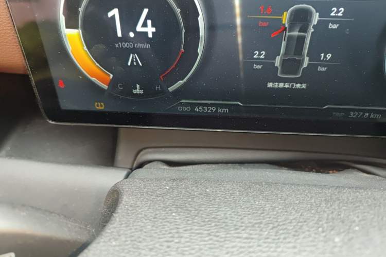 Used JMC DaDao 2023 Fly King 2.3T Gasoline Automatic 4x4 Extreme Edition Odometer Close Up