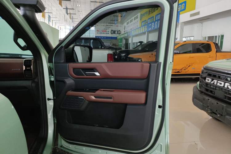Used JMC DaDao 2023 Fly-Jiang 2.3T Diesel Automatic 4x4 Extreme Edition Right Front Door Interior