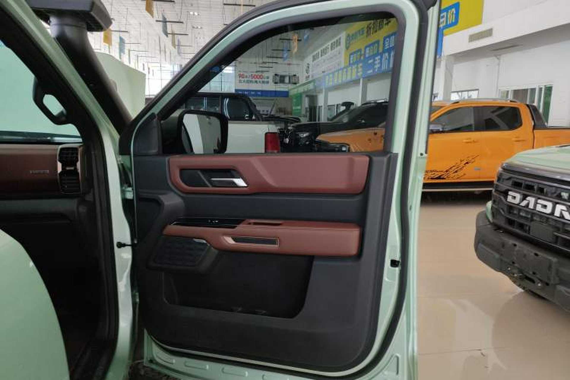 Used JMC DaDao 2023 Fly-Jiang 2.3T Diesel Automatic 4x4 Extreme Edition Right Front Door Interior