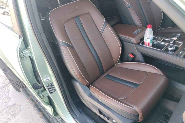 Used JMC DaDao 2023 Fly King 2.3T Gasoline Automatic 4x4 Extreme Edition Right Front Seat
