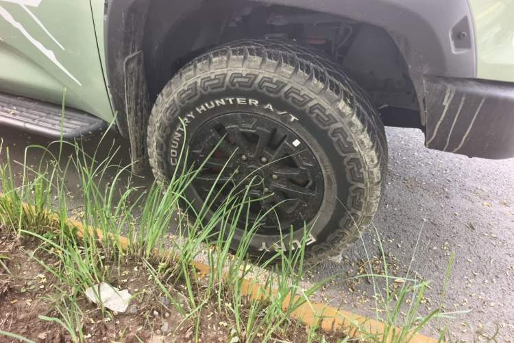 Used JMC DaDao 2023 Fly King 2.3T Gasoline Automatic 4x4 Extreme Edition Right Front Wheel Hub