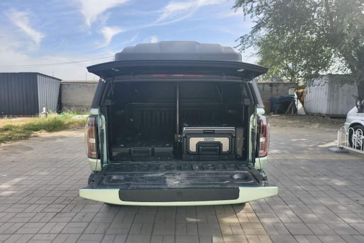 Used JMC DaDao 2023 Fly King 2.3T Gasoline Automatic 4x4 Extreme Edition Trunk
