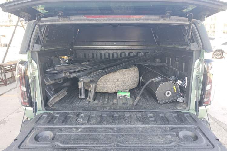 Used JMC DaDao 2023 Fly King 2.3T Gasoline Automatic 4x4 Extreme Edition Trunk