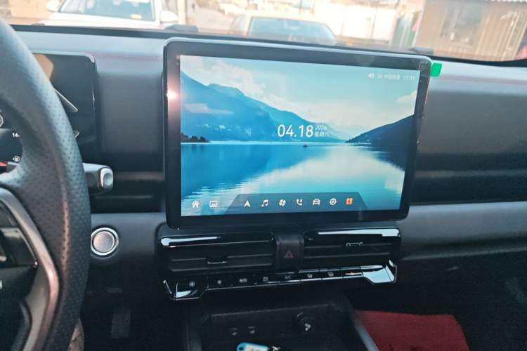 Used JMC DaDao 2023 Fly-Jiang 2.3T Gasoline Automatic 4x4 Boundaryless Model Audio And AC Panel
