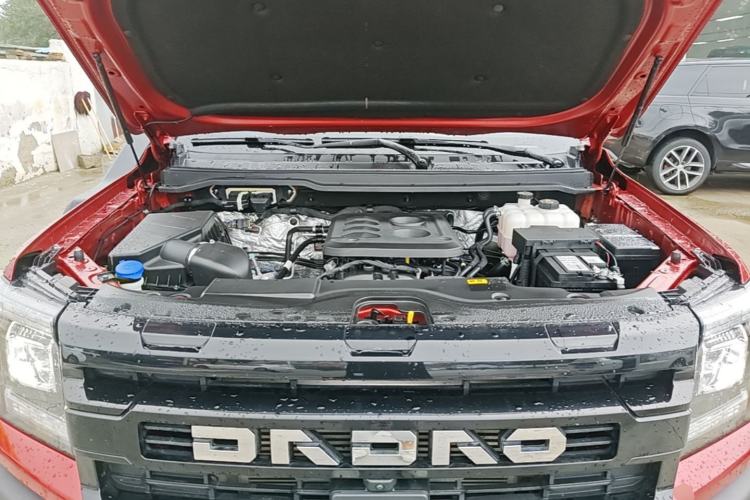 Used JMC DaDao 2023 Fly King 2.3T Gasoline Automatic 4x4 Extreme Edition Engine Bay
