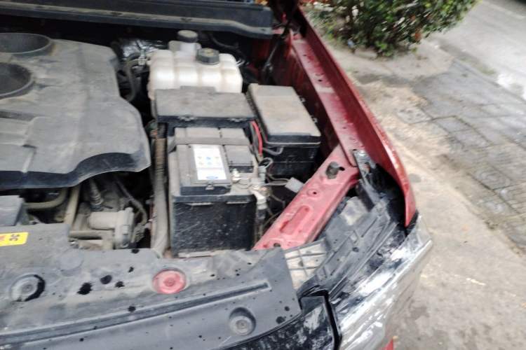 Used JMC DaDao  Engine Bay Left