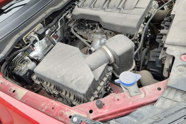 Used JMC DaDao 2023 Fly-Jiang 2.3T Gasoline Automatic 4x4 Boundaryless Model Engine Bay Right