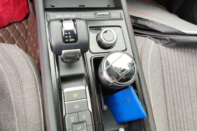 Used JMC DaDao 2023 Fly-Jiang 2.3T Gasoline Automatic 4x4 Boundaryless Model Gear Lever