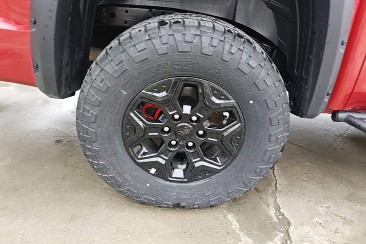 Used JMC DaDao 2023 Fly King 2.3T Gasoline Automatic 4x4 Extreme Edition Right Rear Wheel Hub
