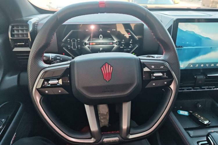 Used JMC DaDao 2023 Fly-Jiang 2.3T Gasoline Automatic 4x4 Boundaryless Model Steering Wheel
