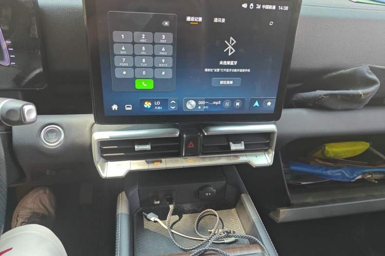 Used JMC DaDao 2023 Chasing Light 2.3T Diesel Automatic 4x4 Standard-Wheel Enjoyment Model Audio And AC Panel
