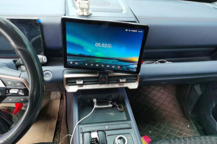 Used JMC DaDao 2023 Chasing Light 2.3T Gasoline Automatic 4x4 Standard-Wheel Enjoyment Model Audio And AC Panel