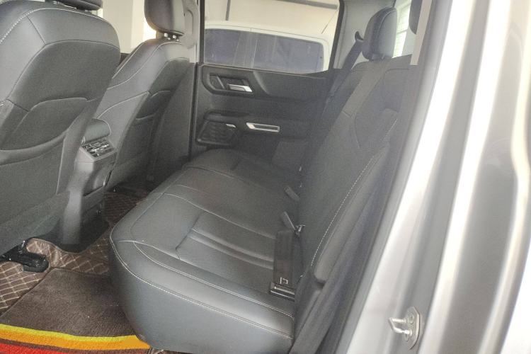 Used JMC DaDao 2023 Chasing Light 2.3T Diesel Automatic 4x4 Standard-Wheel Enjoyment Model Interior 1