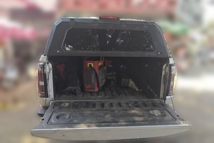 Used JMC DaDao 2023 Chasing Light 2.3T Diesel Automatic 4x4 Standard-Wheel Enjoyment Model Trunk