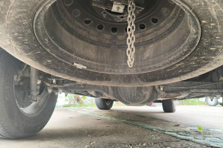 Used JMC DaDao 2023 All-Purpose Model 2.3T Diesel Automatic Two-Wheel Drive Standard Wheelbase Comfort Edition Chassis Rear