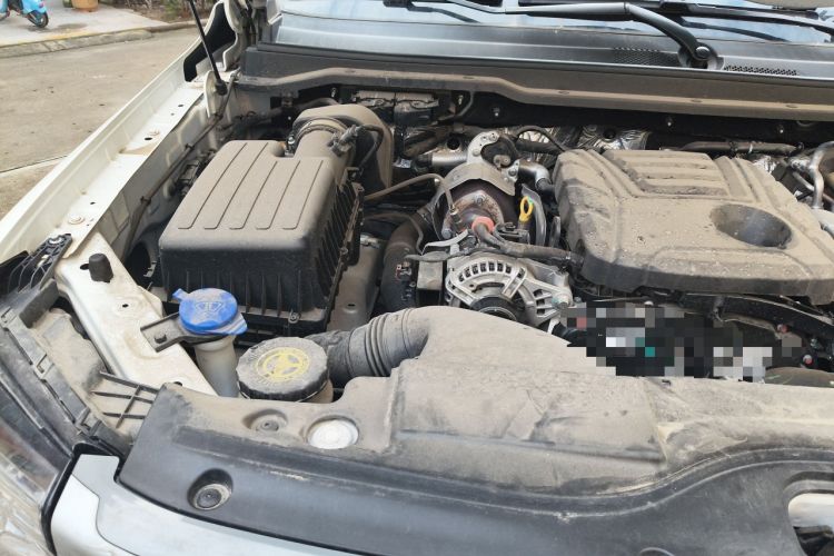 Used JMC DaDao 2023 All-Purpose Model 2.3T Diesel Automatic Two-Wheel Drive Standard Wheelbase Comfort Edition Engine Bay Right