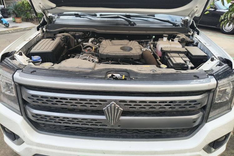 Used JMC DaDao 2023 All-Purpose Model 2.3T Diesel Automatic Two-Wheel Drive Standard Wheelbase Comfort Edition Engine Bay