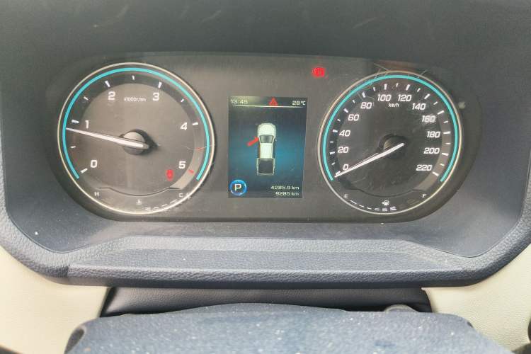 Used JMC DaDao 2023 All-Purpose Model 2.3T Diesel Automatic Two-Wheel Drive Standard Wheelbase Comfort Edition Instrument Cluster