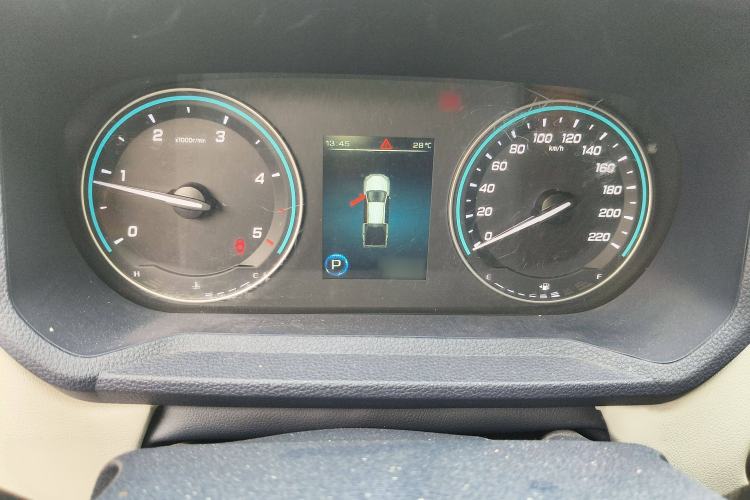 Used JMC DaDao 2023 All-Purpose Model 2.3T Diesel Automatic Two-Wheel Drive Standard Wheelbase Comfort Edition Instrument Cluster