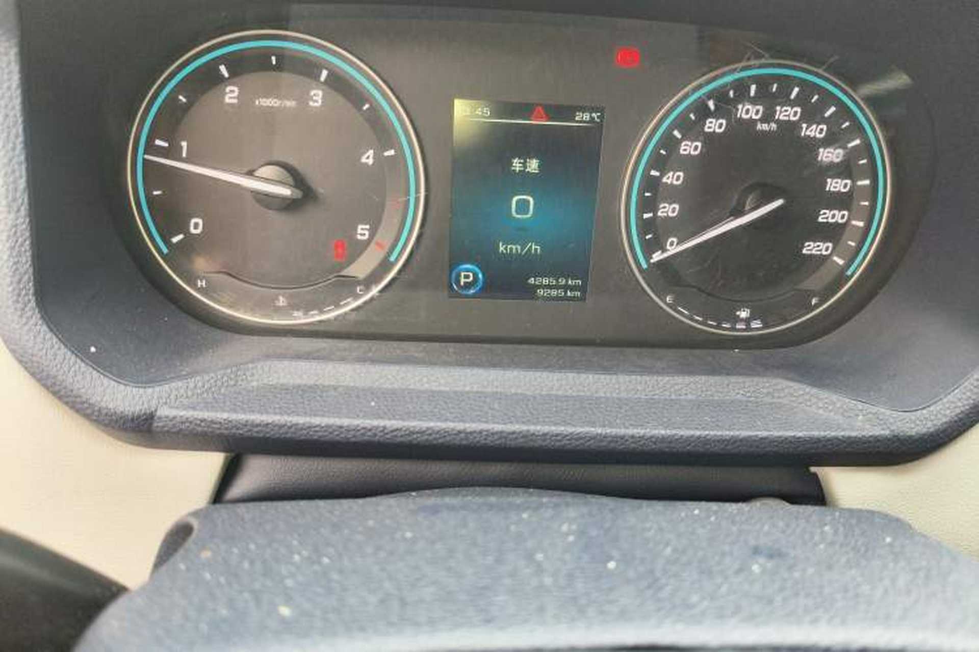 Used JMC DaDao 2023 All-Purpose Model 2.3T Diesel Automatic Two-Wheel Drive Standard Wheelbase Comfort Edition Odometer Close Up